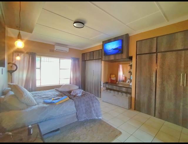 6 BEDROOM HOUSE FOR SALE IN BRAKPAN CENTRAL